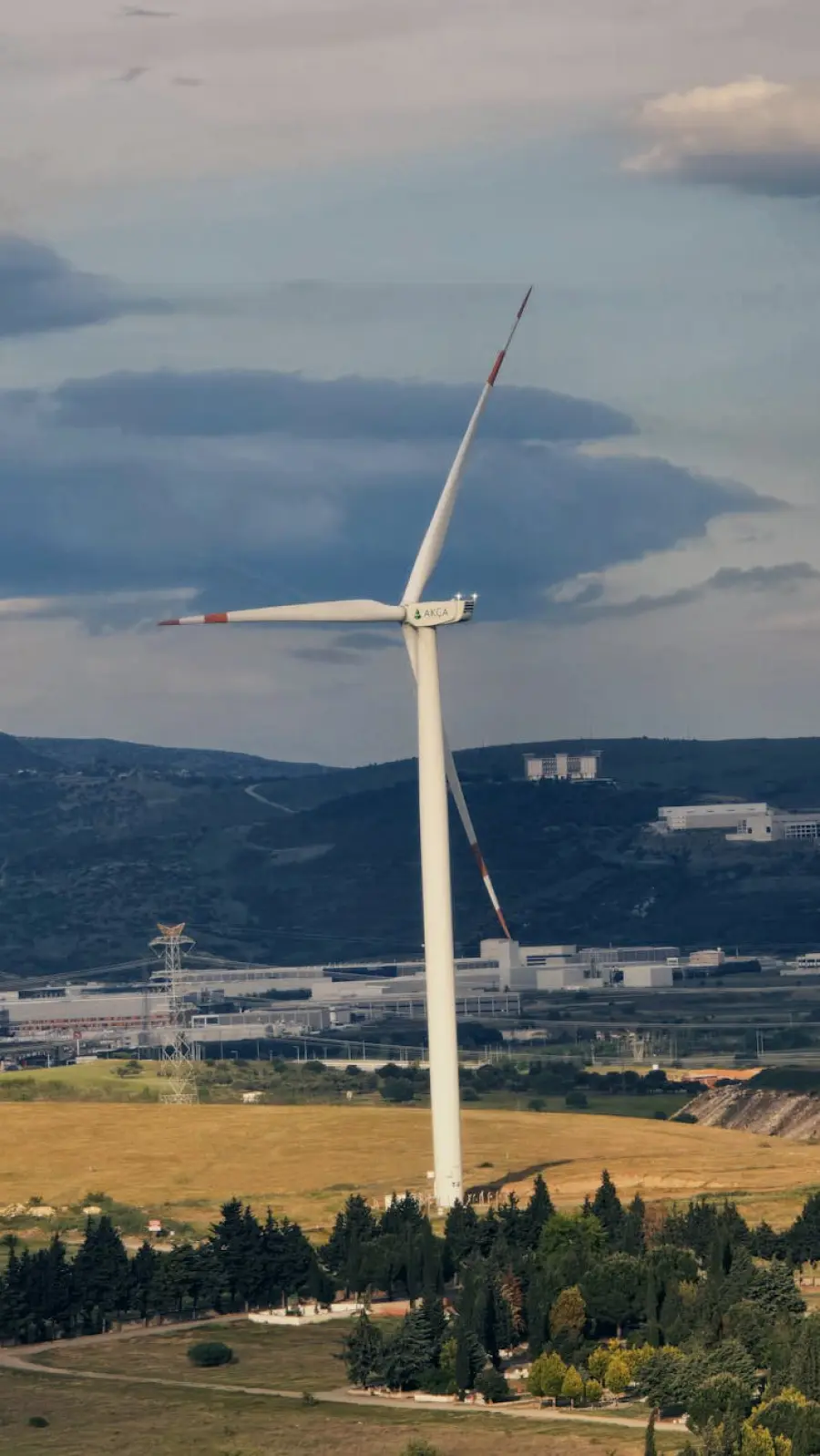 Energia, nel 2025 l’Italia paga l’elettricità più cara d’Europa